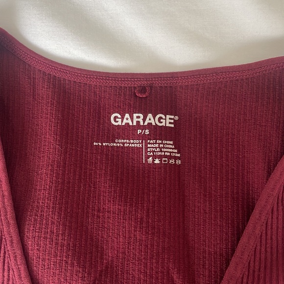 Garage burgundy cropped tee - Picture 3 of 3
